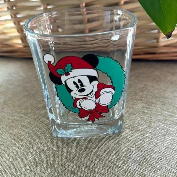 New Mickey Mouse Christmas Themed 8 oz glass - Picture 1 of 2